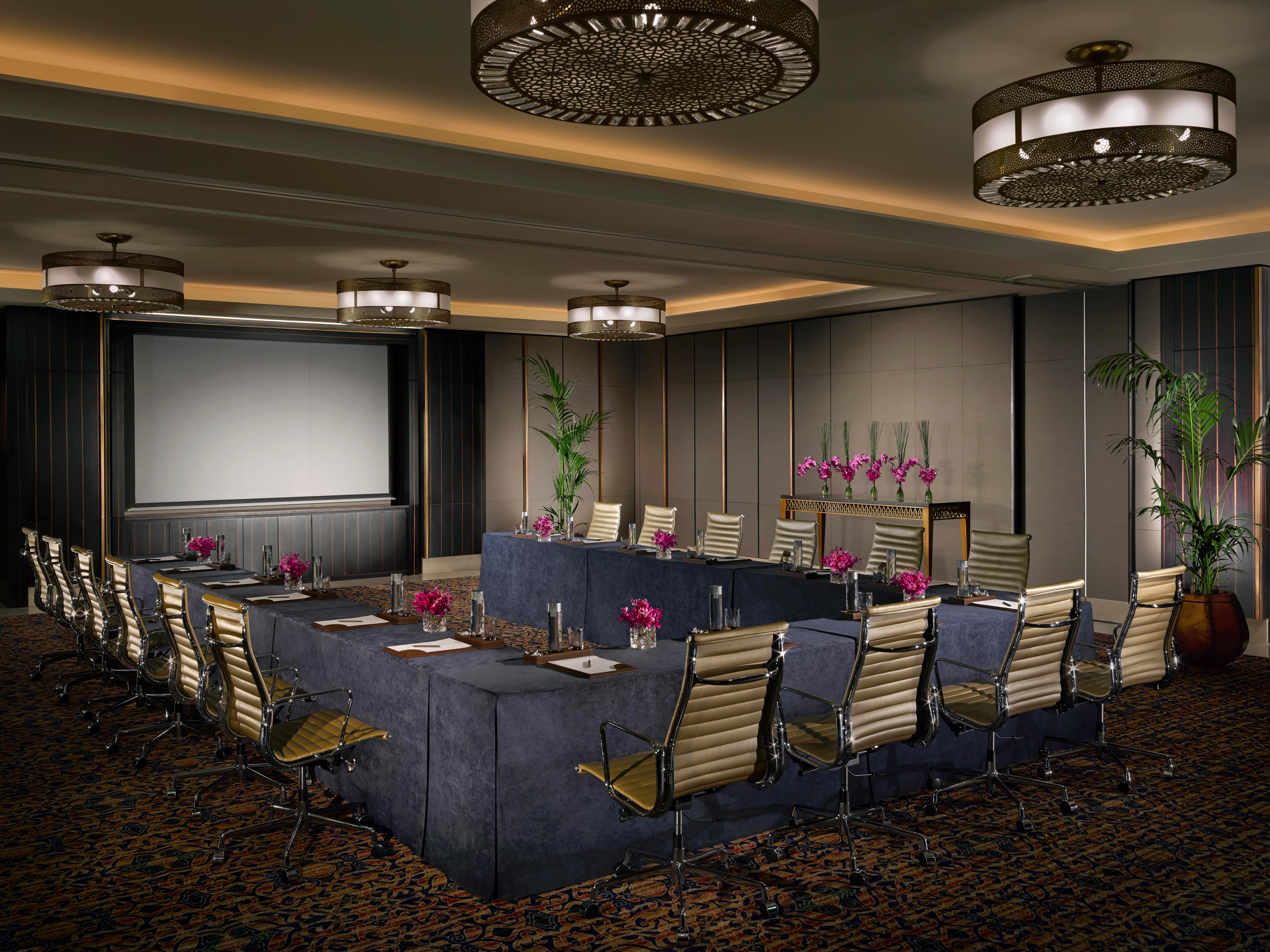 Dusit Thani 5*