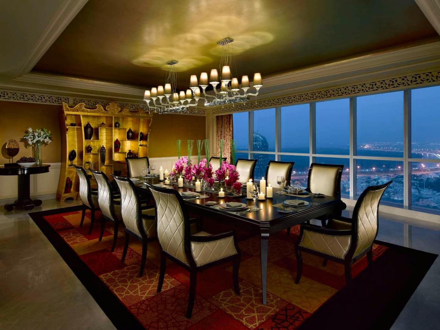 Dusit Thani Hotel